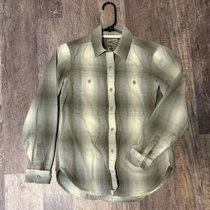 Women’s REI Long Sleeve Green Plaid Shirt